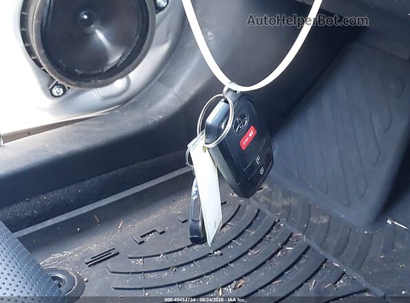 JTDADABU0R3014989 2024 TOYOTA PRIUS Silver წინა პანელის ხედი