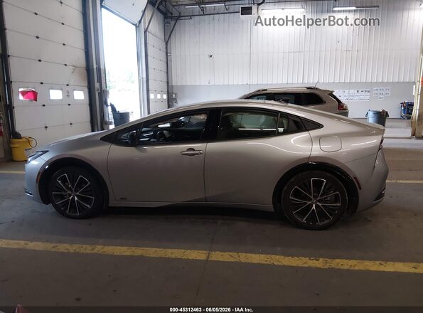 JTDADABU2S3030763 2025 TOYOTA PRIUS Silver Սալոնի 360 աստիճան տեսք