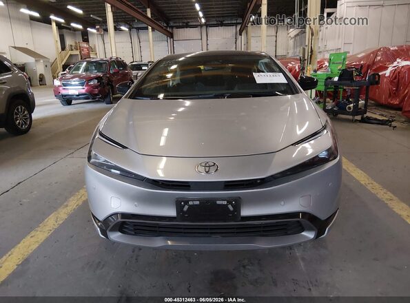 JTDADABU2S3030763 2025 TOYOTA PRIUS Silver Սարքավորումների վահանակի տեսք