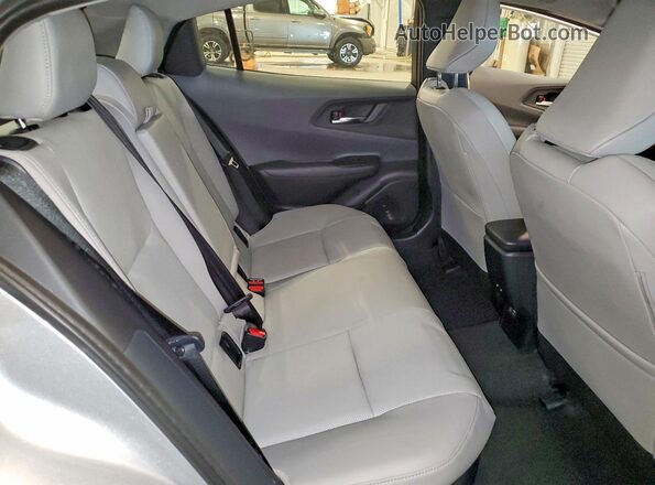 JTDADABU4T3033486 2026 TOYOTA PRIUS Silver Widok tylnych siedzeń