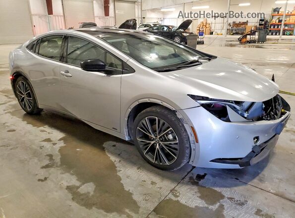 JTDADABU4T3033486 2026 TOYOTA PRIUS Silver Przód prawy
