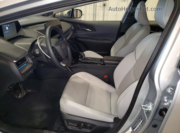 JTDADABU4T3033486 2026 TOYOTA PRIUS Silver Widok wnętrza z przodu