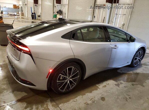 JTDADABU4T3033486 2026 TOYOTA PRIUS Silver Tył prawy
