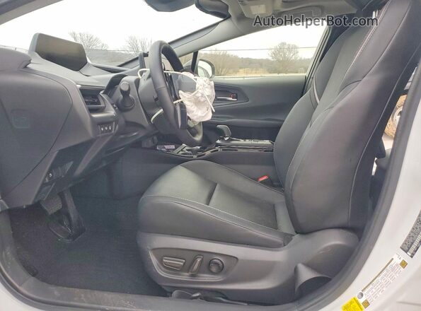 JTDADABU7R3010468 2024 TOYOTA PRIUS White Vista interior delantera