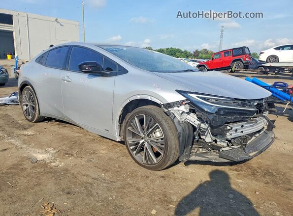 JTDADABU7S3028717 2025 TOYOTA PRIUS Silver Delantero derecho