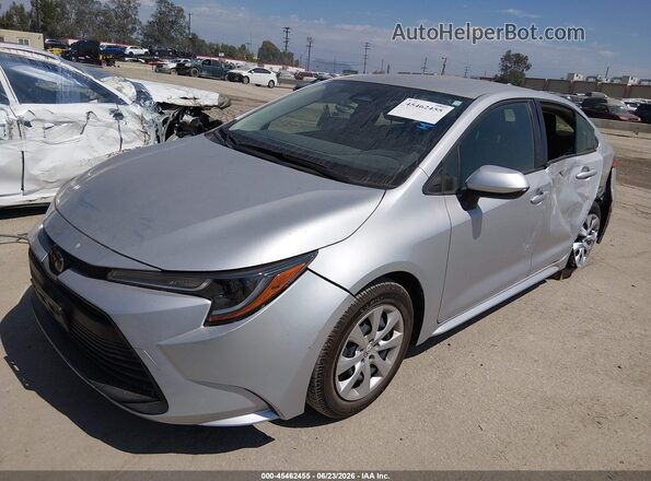 JTDB4MEE1RJ016062 2024 TOYOTA COROLLA Silver Vista tres cuartos delantera izquierda