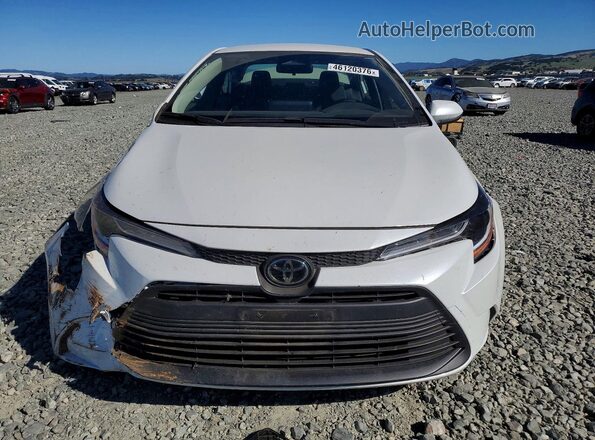JTDB4MEE6S3029965 2025 TOYOTA COROLLA White Դիմացի տեսք