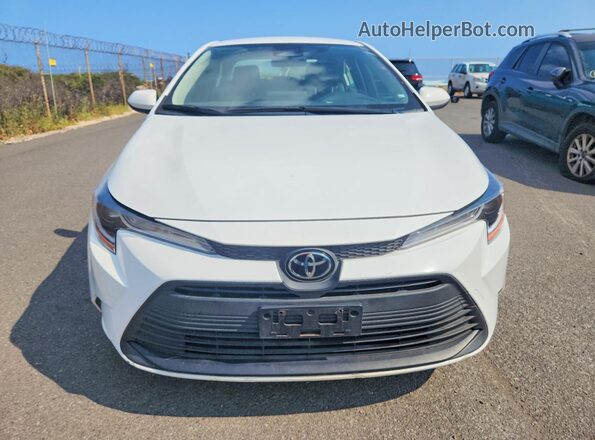 JTDB4MEEXP3003909 2023 TOYOTA COROLLA White Widok z przodu