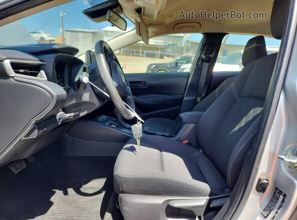 JTDB4MEEXRJ014634 2024 TOYOTA COROLLA Silver Front interior view