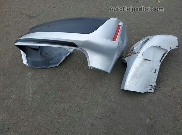 JTDBCMFE1T3120063 2026 TOYOTA COROLLA Silver Vista del compartimento del motor