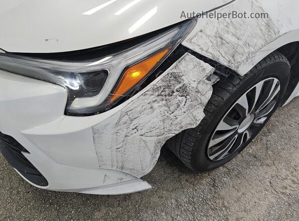 JTDBCMFE2RJ015987 2024 TOYOTA COROLLA White 