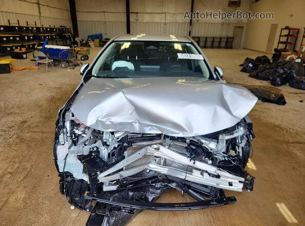 JTDBCMFE2S3072829 2025 TOYOTA COROLLA Silver Widok z przodu