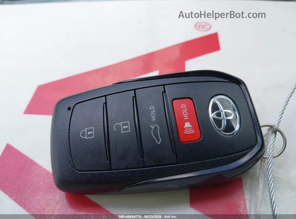 JTDBCMFE2T3113042 2026 TOYOTA COROLLA HYBRID Silver Առջևի վահանակի տեսք