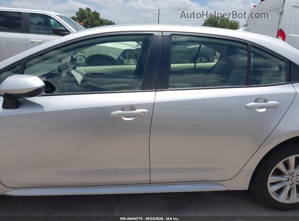 JTDBCMFE2T3113042 2026 TOYOTA COROLLA HYBRID Silver Սալոնի 360 աստիճան տեսք