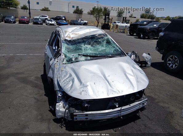 JTDBCMFE3R3042412 2024 TOYOTA COROLLA Silver Դիմացի տեսք