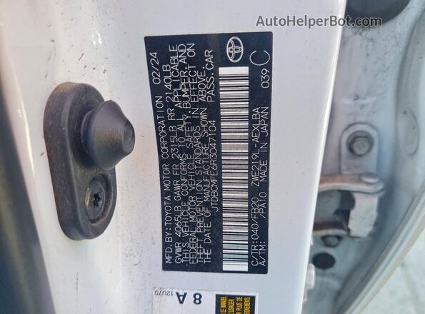 JTDBCMFE6R3047104 2024 TOYOTA COROLLA White Շարժիչի բաժամունքի տեսք