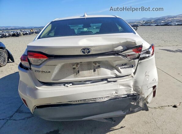 JTDBCMFE6R3047104 2024 TOYOTA COROLLA White Հետևի տեսք