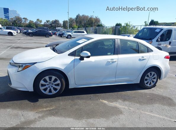 JTDBCMFE6S3069402 2025 TOYOTA COROLLA White 360 interior view