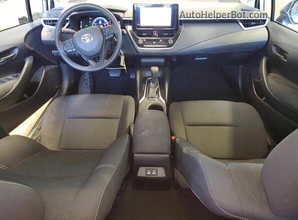 JTDBCMFE6T3127395 2026 TOYOTA COROLLA Silver Widok deski rozdzielczej