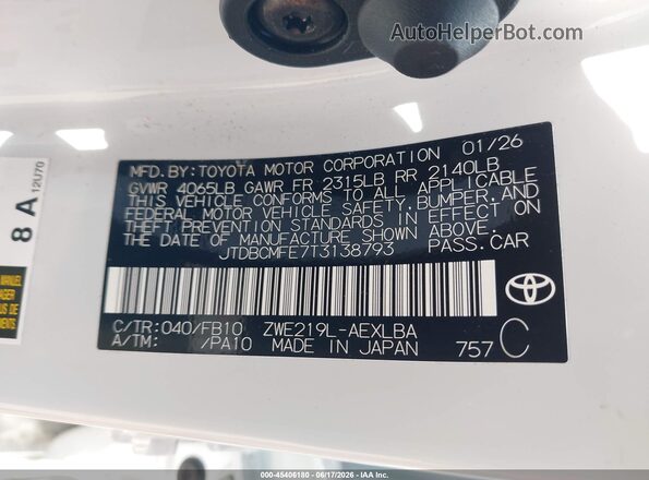 JTDBCMFE7T3138793 2026 TOYOTA COROLLA HYBRID White Շարժիչի բաժամունքի տեսք
