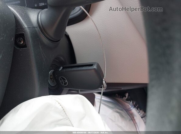 JTDBCMFE7T3138793 2026 TOYOTA COROLLA HYBRID White Առջևի վահանակի տեսք