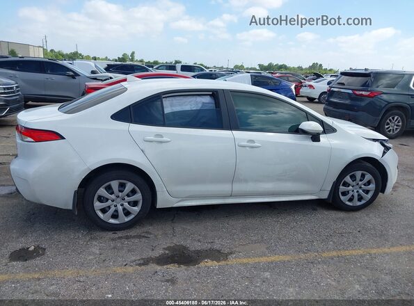 JTDBCMFE7T3138793 2026 TOYOTA COROLLA HYBRID White Սալոնի հետևի տեսք