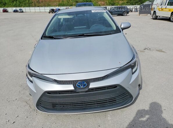 JTDBCMFEXS3077275 2025 TOYOTA COROLLA Silver Դիմացի տեսք