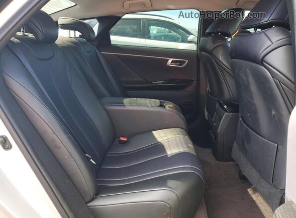 JTDBVRBD9LA007932 2020 TOYOTA MIRAI Silver Вид задніх сидінь