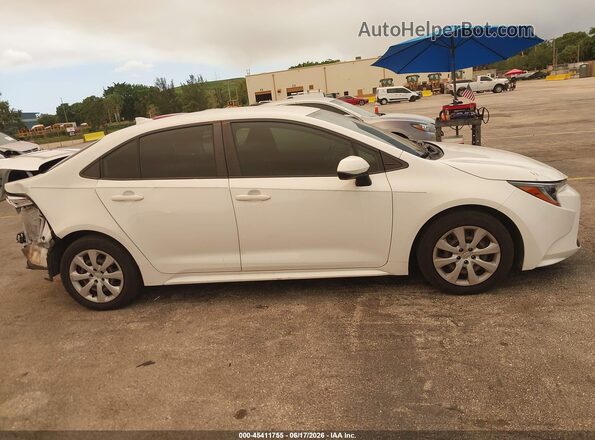 JTDEPMAE6N3014235 2022 TOYOTA COROLLA White Вид задньої частини салону