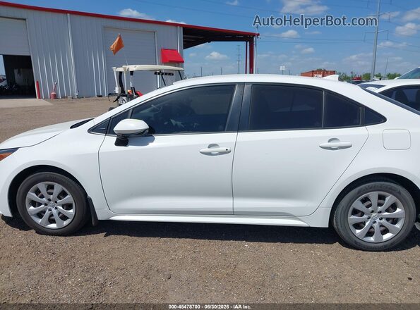 JTDEPMAE9N3027478 2022 TOYOTA COROLLA White Սալոնի 360 աստիճան տեսք