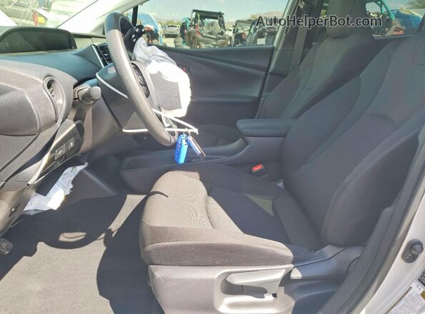 JTDKAMFU5M3139715 2021 TOYOTA PRIUS Серебряный Вид салона спереди