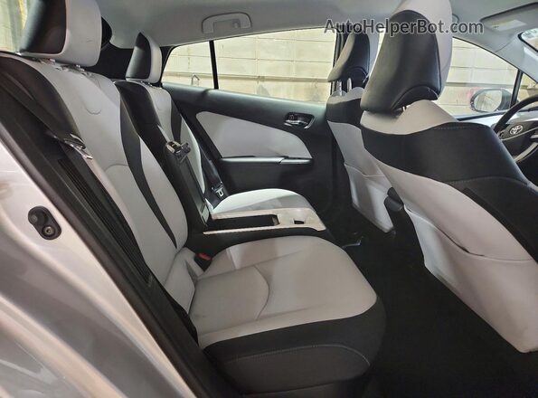 JTDKARFP2H3043621 2017 TOYOTA PRIUS Silver 