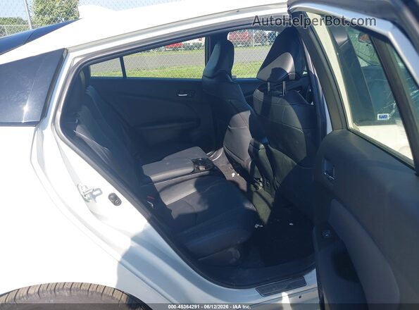 JTDKARFP2H3057664 2017 TOYOTA PRIUS PRIME White Вид наклейки з VIN-кодом