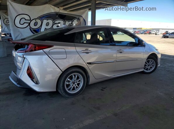 JTDKARFP3H3056331 2017 TOYOTA PRIUS Silver Задня права чверть