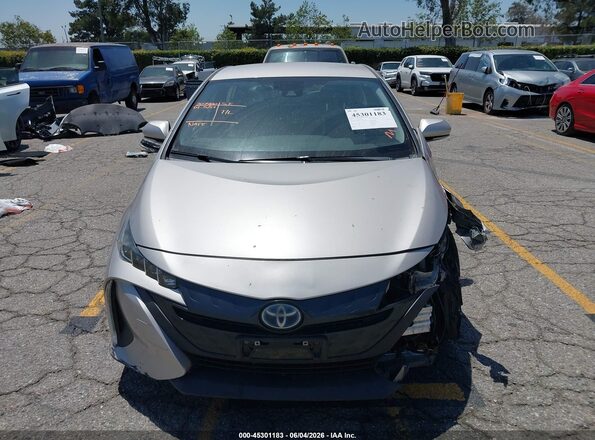 JTDKARFP6H3003171 2017 TOYOTA PRIUS PRIME Gold Rear interior view