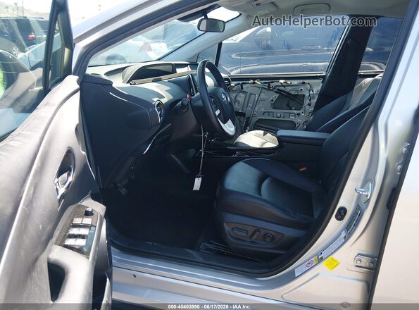 JTDKARFP7J3104452 2018 TOYOTA PRIUS PRIME Silver Սալոնի դիմացի տեսք
