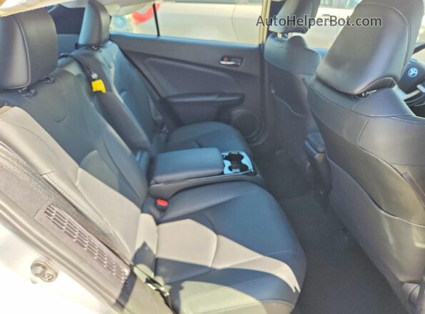 JTDKARFP7K3107210 2019 TOYOTA PRIUS Silver Հետևի նստատեղերի տեսք