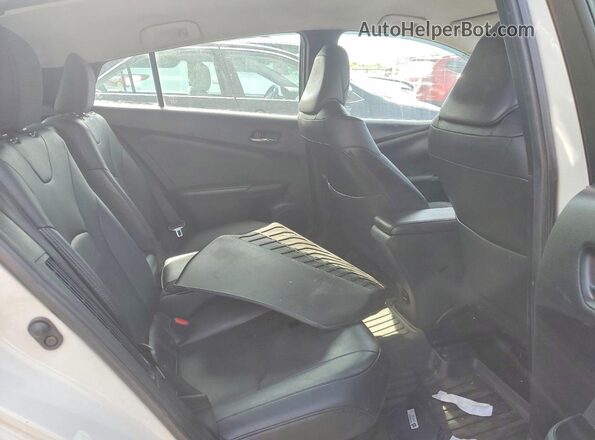 JTDKARFP8H3005407 2017 TOYOTA PRIUS White 