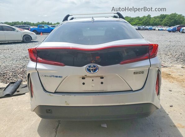 JTDKARFP8J3068903 2018 TOYOTA PRIUS Silver Հետևի տեսք