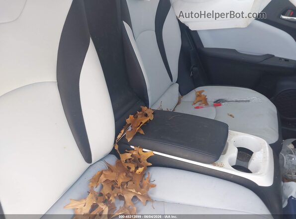 JTDKARFPXJ3081667 2018 TOYOTA PRIUS PRIME Turquoise Vista de la etiqueta del VIN