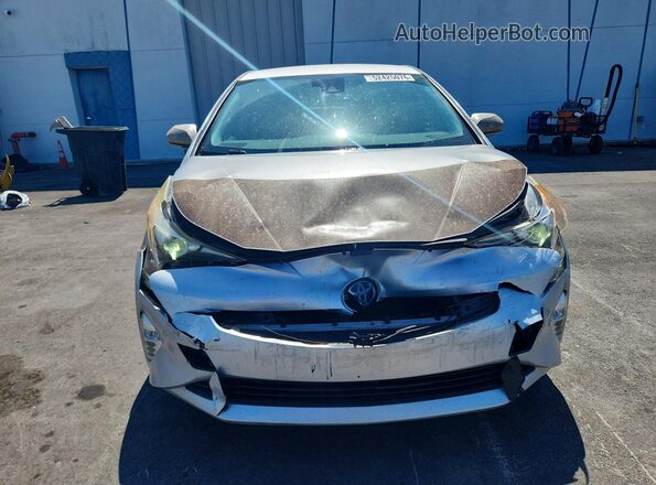 JTDKARFU2H3036741 2017 TOYOTA PRIUS Silver Widok z przodu