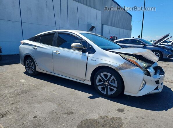 JTDKARFU2H3036741 2017 TOYOTA PRIUS Silver Przód prawy