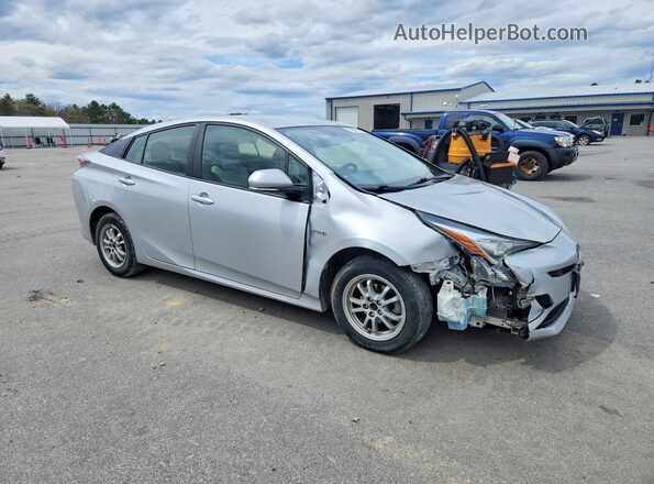 JTDKARFU3J3057331 2018 TOYOTA PRIUS Silver Front right