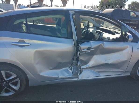 JTDKARFU7H3050831 2017 TOYOTA PRIUS Silver Front view