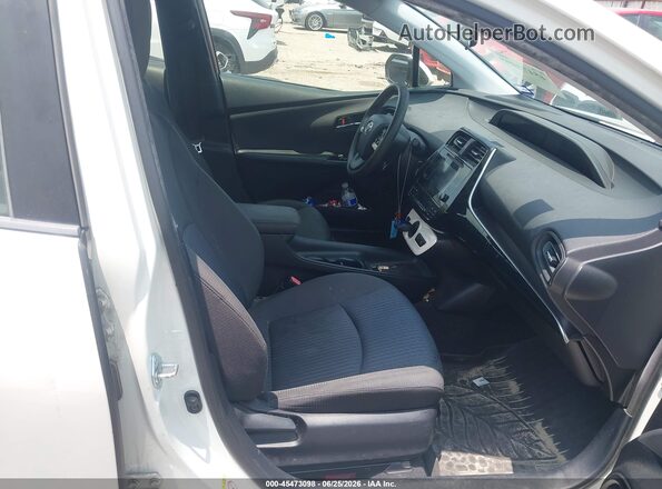 JTDKARFUXG3026909 2016 TOYOTA PRIUS White Front interior view