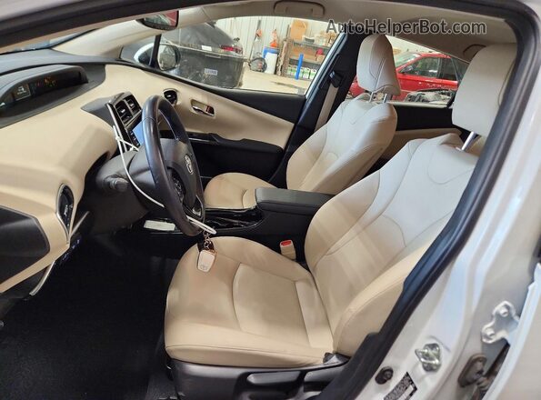JTDL9MFU5N3036812 2022 TOYOTA PRIUS White Вид салону спереду