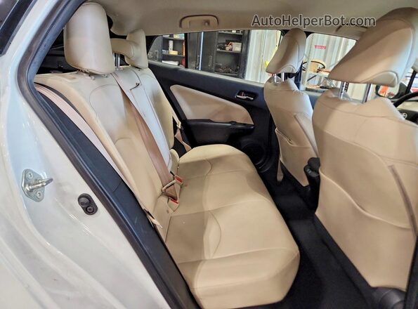 JTDL9MFU5N3036812 2022 TOYOTA PRIUS White Вид задніх сидінь