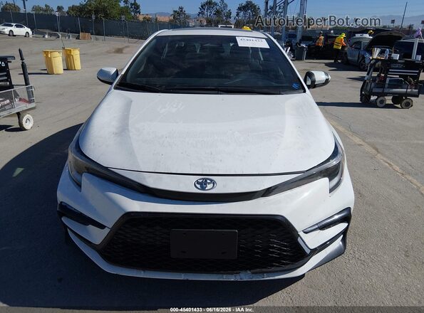 JTDP4MCE7RJ105174 2024 TOYOTA COROLLA White ხელსაწყოთა პანელის ხედი