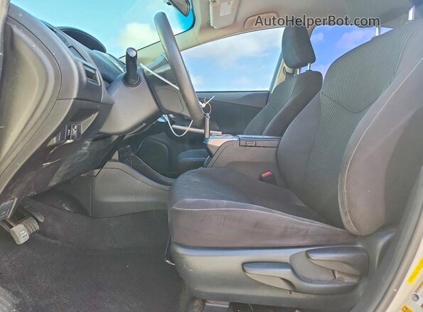 JTDZN3EU2GJ044124 2016 TOYOTA PRIUS Белый Вид салона спереди