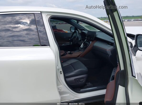 JTEAAAAH8MJ024280 2021 TOYOTA VENZA White Widok wnętrza z przodu